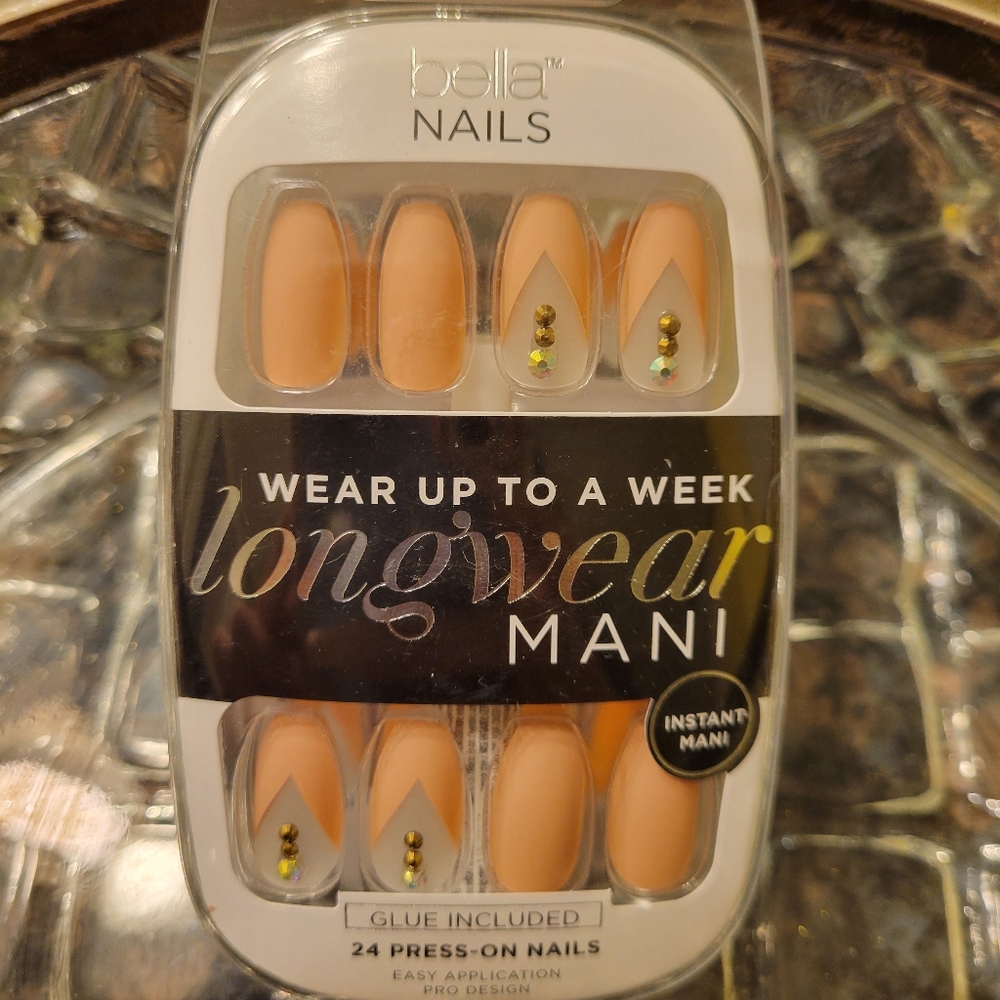 Bella Nails Press-On Nail Kit